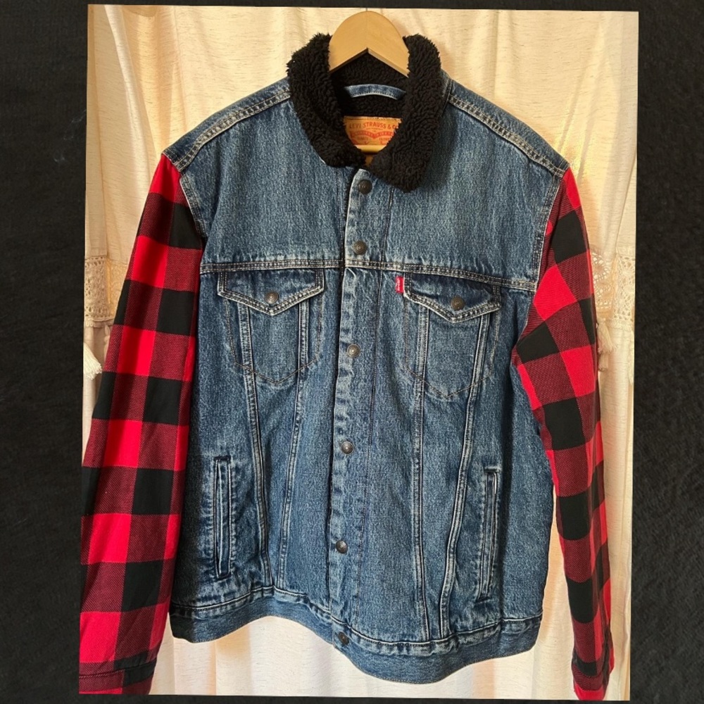 XL heavy Levi’s Sherpa lined jacket with flannel sleeves